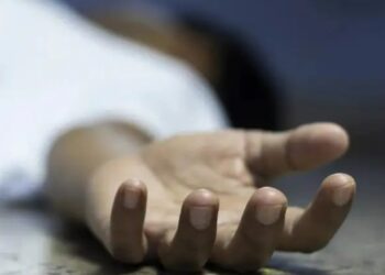 कामावरुन काढल्याने तरुणाची नदीत उडी मारून आत्महत्या:पोलिसांकडून खासगी कंपनीतील व्यवस्थापकाविरुद्ध गुन्हा दाखल