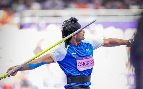 नीरज चोप्राची रौप्यपदकाला गवसणी, सुवर्णपदक हुकले तरीही केला मोठा विक्रम