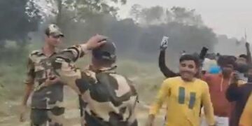 बांगलादेश-भारताचे सैनिक भिडले ! आपले गावकरीही कोयता, दांडे घेऊन नडले, सीमेवर काय काय घडतेय…